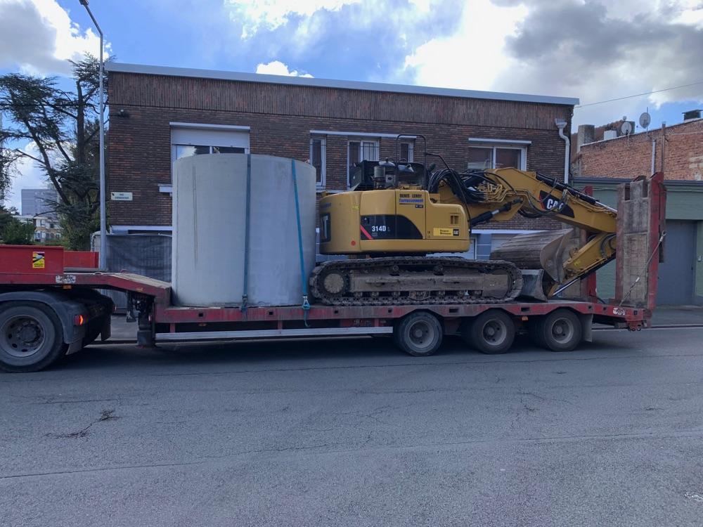 Installation d’une cuve béton enterrée de 10000L pour récupérer l’eau de pluie à Mons-En-Barœul (Nord).